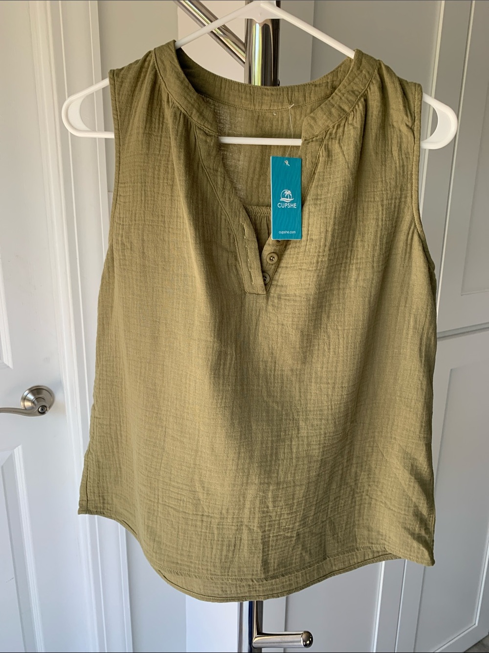 Cupshe Women’s Olive Green Sleeveless Gauzy Blouse, Size S. - Picture 2 of 7
